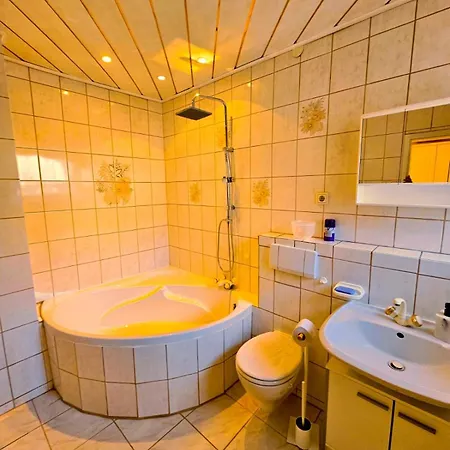Вилла Gartenwohnung Mit Terrasse 2
