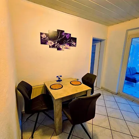 Villa Gartenwohnung Mit Terrasse 2 *